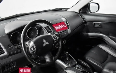 Mitsubishi Outlander III рестайлинг 3, 2011 год, 1 359 000 рублей, 9 фотография