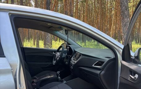 Hyundai Solaris II рестайлинг, 2017 год, 1 100 000 рублей, 5 фотография