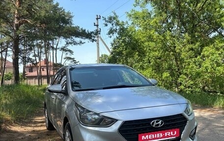 Hyundai Solaris II рестайлинг, 2017 год, 1 100 000 рублей, 14 фотография