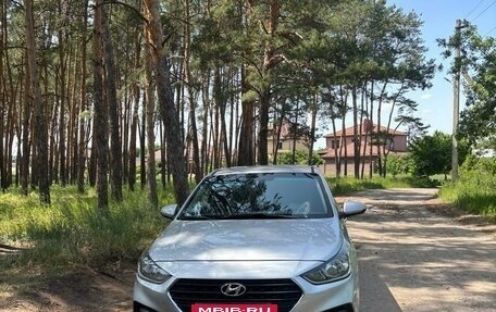 Hyundai Solaris II рестайлинг, 2017 год, 1 100 000 рублей, 29 фотография
