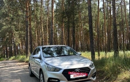 Hyundai Solaris II рестайлинг, 2017 год, 1 100 000 рублей, 33 фотография