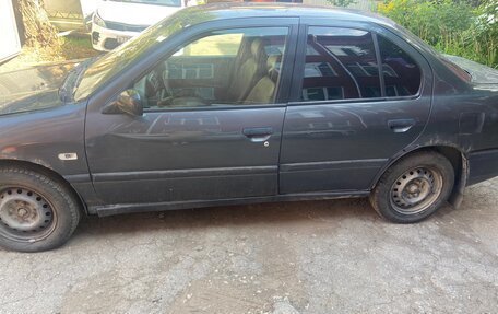Nissan Primera II рестайлинг, 1990 год, 140 000 рублей, 3 фотография