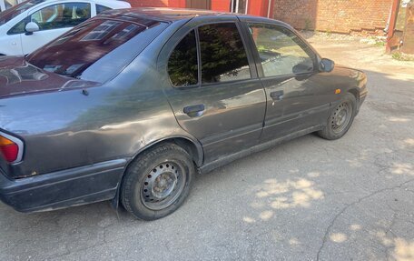 Nissan Primera II рестайлинг, 1990 год, 140 000 рублей, 4 фотография