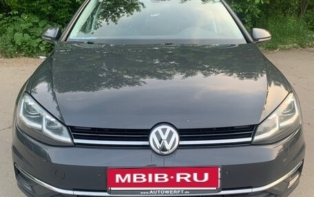 Volkswagen Golf VII, 2019 год, 1 825 000 рублей, 2 фотография