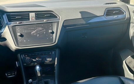 Volkswagen Tiguan II, 2019 год, 3 700 000 рублей, 2 фотография