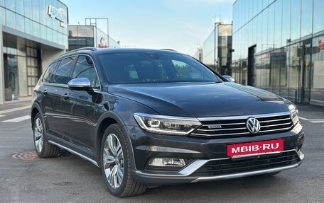 Volkswagen Passat B8 рестайлинг, 2018 год, 3 199 000 рублей, 3 фотография