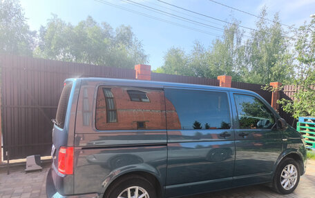 Volkswagen Multivan T6 рестайлинг, 2019 год, 3 750 000 рублей, 4 фотография