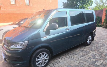 Volkswagen Multivan T6 рестайлинг, 2019 год, 3 750 000 рублей, 7 фотография