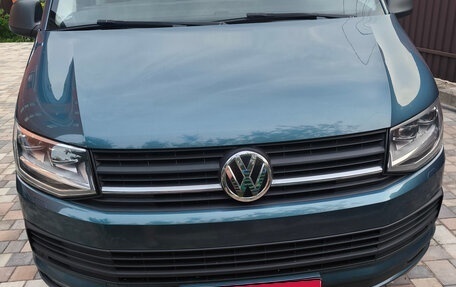 Volkswagen Multivan T6 рестайлинг, 2019 год, 3 750 000 рублей, 11 фотография