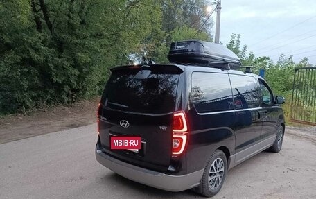 Hyundai Grand Starex Grand Starex I рестайлинг 2, 2018 год, 4 050 000 рублей, 11 фотография