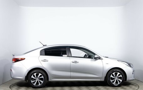 KIA Rio IV, 2018 год, 1 370 000 рублей, 4 фотография