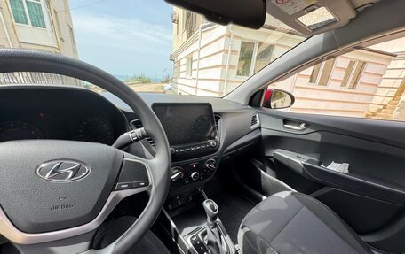 Hyundai Solaris II рестайлинг, 2021 год, 1 900 000 рублей, 6 фотография