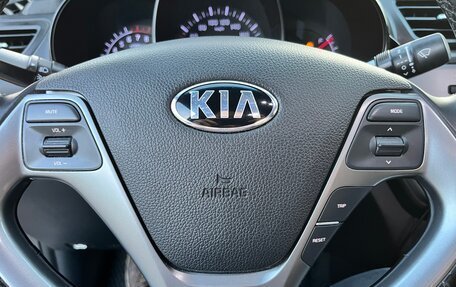 KIA Rio III рестайлинг, 2016 год, 1 000 000 рублей, 26 фотография