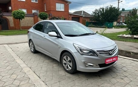 Hyundai Solaris II рестайлинг, 2015 год, 860 000 рублей, 1 фотография