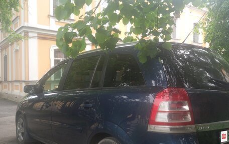 Opel Zafira B, 2011 год, 390 000 рублей, 1 фотография