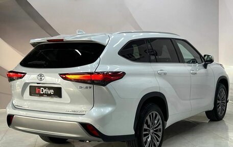 Toyota Highlander, 2024 год, 6 050 000 рублей, 4 фотография