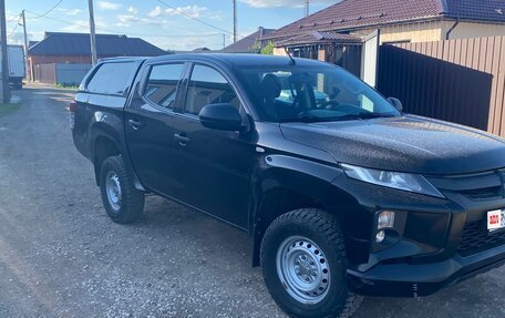 Mitsubishi L200 IV рестайлинг, 2019 год, 1 600 000 рублей, 2 фотография