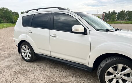 Mitsubishi Outlander III рестайлинг 3, 2011 год, 1 299 000 рублей, 2 фотография