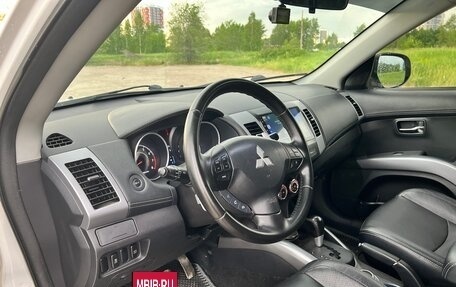 Mitsubishi Outlander III рестайлинг 3, 2011 год, 1 299 000 рублей, 9 фотография