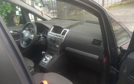 Opel Zafira B, 2011 год, 390 000 рублей, 3 фотография