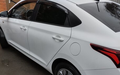 Hyundai Solaris II рестайлинг, 2018 год, 981 000 рублей, 3 фотография