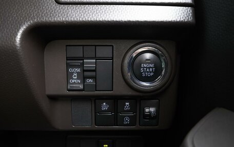 Toyota Roomy I, 2021 год, 1 359 000 рублей, 18 фотография