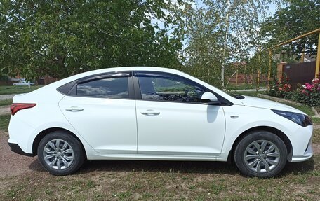 Hyundai Solaris II рестайлинг, 2020 год, 1 450 000 рублей, 4 фотография