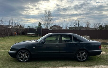 Mercedes-Benz E-Класс, 1998 год, 410 000 рублей, 2 фотография