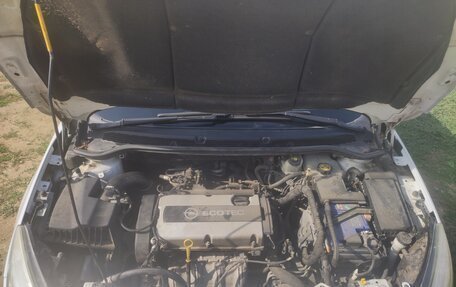 Opel Astra J, 2011 год, 700 000 рублей, 2 фотография