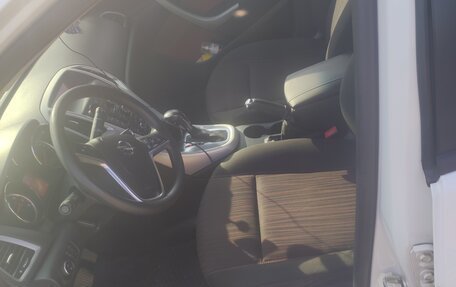 Opel Astra J, 2011 год, 700 000 рублей, 6 фотография