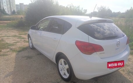Opel Astra J, 2011 год, 700 000 рублей, 4 фотография