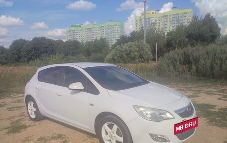 Opel Astra J, 2011 год, 700 000 рублей, 8 фотография