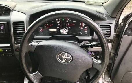 Toyota Land Cruiser Prado 120 рестайлинг, 2002 год, 1 450 000 рублей, 25 фотография