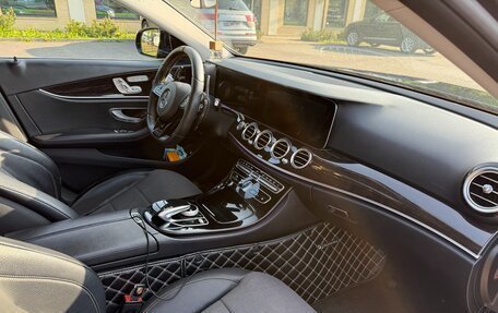 Mercedes-Benz E-Класс, 2016 год, 2 950 000 рублей, 18 фотография