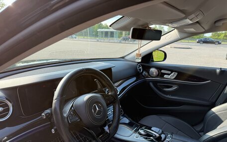 Mercedes-Benz E-Класс, 2016 год, 2 950 000 рублей, 21 фотография