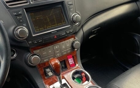 Toyota Highlander III, 2011 год, 1 980 000 рублей, 8 фотография