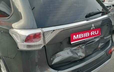 Mitsubishi Outlander III рестайлинг 3, 2014 год, 1 590 000 рублей, 7 фотография