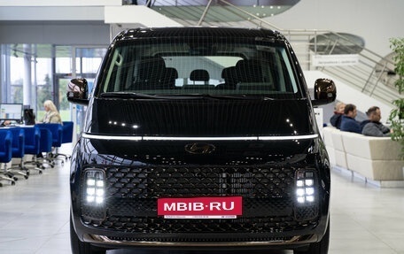 Hyundai Staria, 2025 год, 9 949 000 рублей, 2 фотография