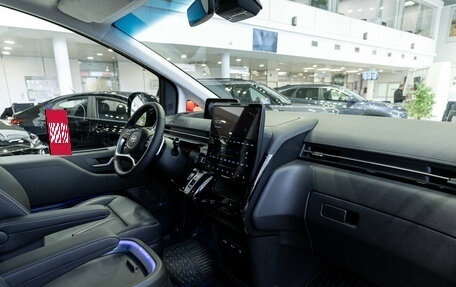 Hyundai Staria, 2025 год, 9 949 000 рублей, 14 фотография