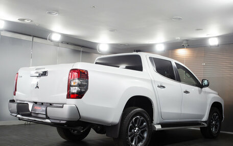 Mitsubishi L200 IV рестайлинг, 2024 год, 5 950 000 рублей, 4 фотография