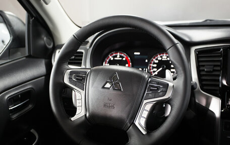 Mitsubishi L200 IV рестайлинг, 2024 год, 5 950 000 рублей, 21 фотография