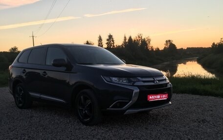 Mitsubishi Outlander III рестайлинг 3, 2016 год, 1 100 000 рублей, 1 фотография
