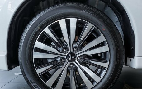 Mitsubishi Outlander III рестайлинг 3, 2022 год, 3 490 000 рублей, 10 фотография