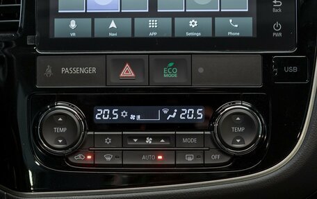 Mitsubishi Outlander III рестайлинг 3, 2022 год, 3 490 000 рублей, 21 фотография