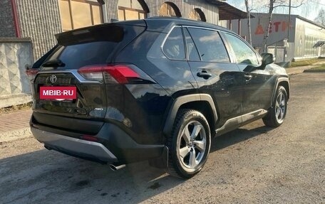 Toyota RAV4, 2020 год, 2 730 000 рублей, 4 фотография