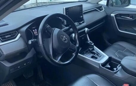 Toyota RAV4, 2020 год, 2 730 000 рублей, 10 фотография