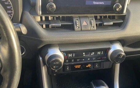 Toyota RAV4, 2020 год, 2 730 000 рублей, 8 фотография