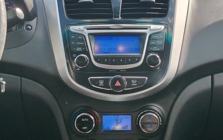 Hyundai Solaris II рестайлинг, 2013 год, 790 000 рублей, 11 фотография