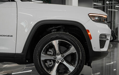 Jeep Grand Cherokee, 2023 год, 7 350 000 рублей, 30 фотография