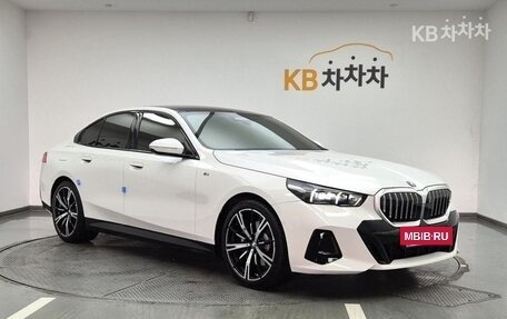 BMW 5 серия, 2024 год, 8 800 000 рублей, 2 фотография